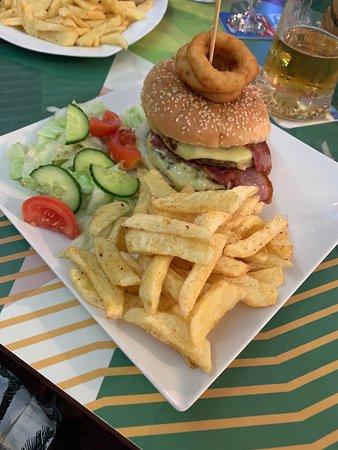 SizzlingPig Bistro Music Bar